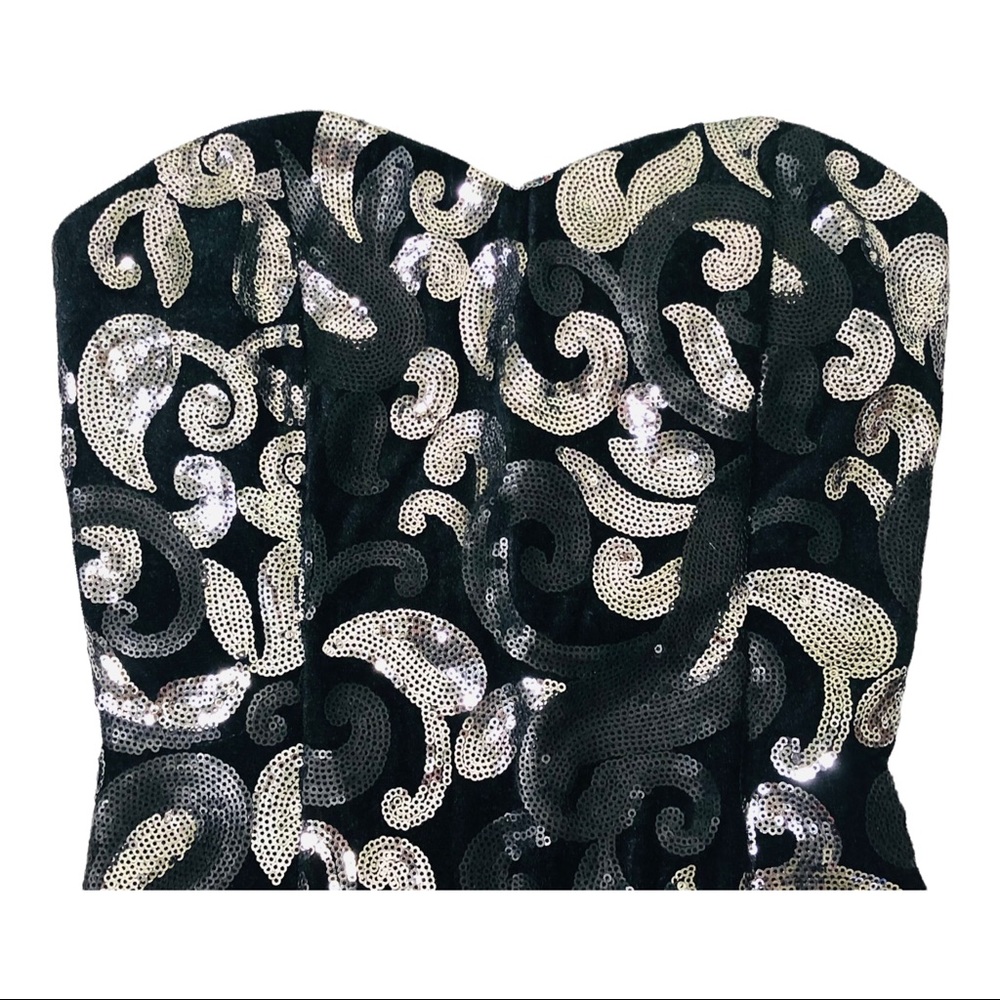 Women sequin strapless top